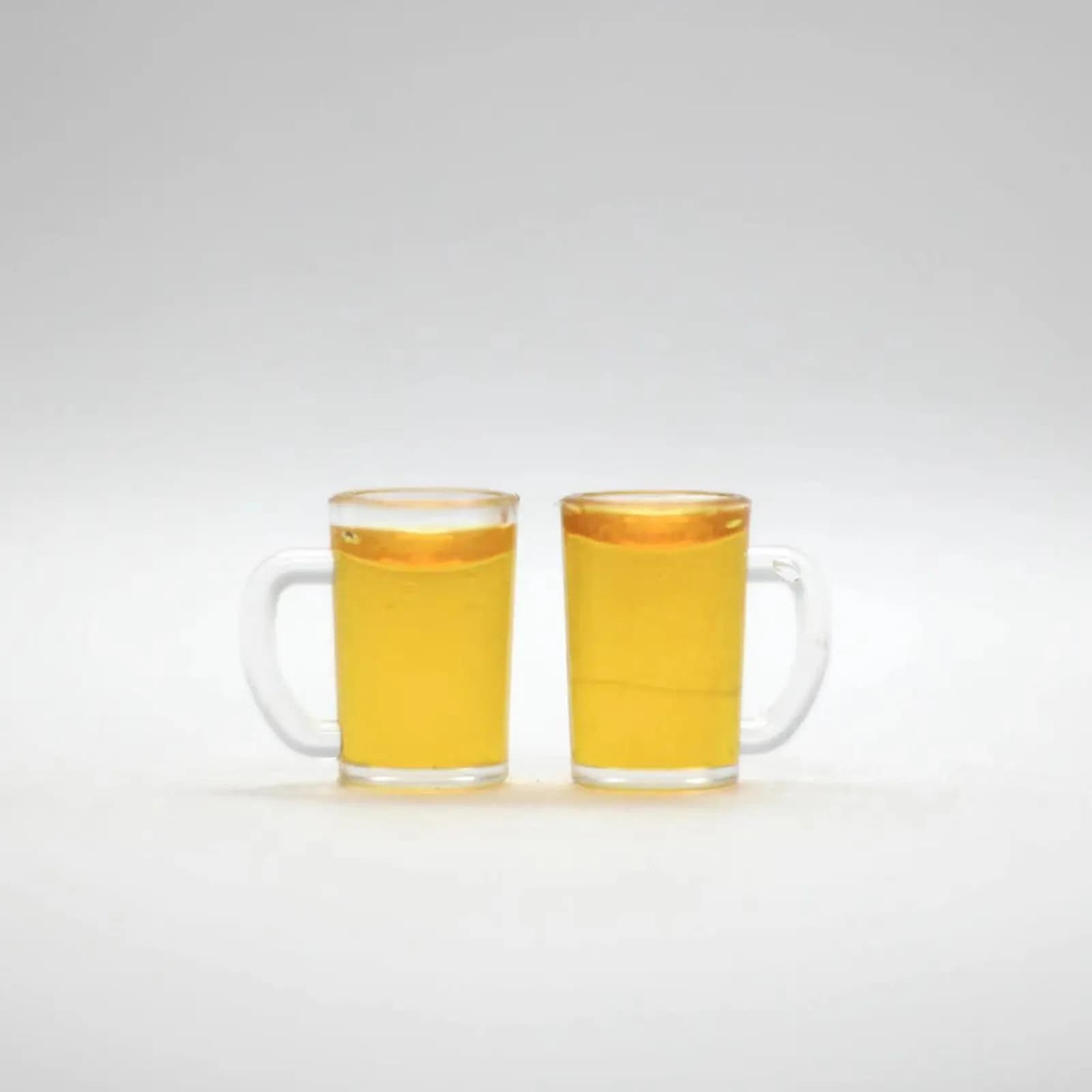 10 Pezzi Mini Bicchieri da Birra in Resina, Accessori per Miniature di Case in Miniatura, Decorazione per Mini Case dall'Aspetto Realistico
