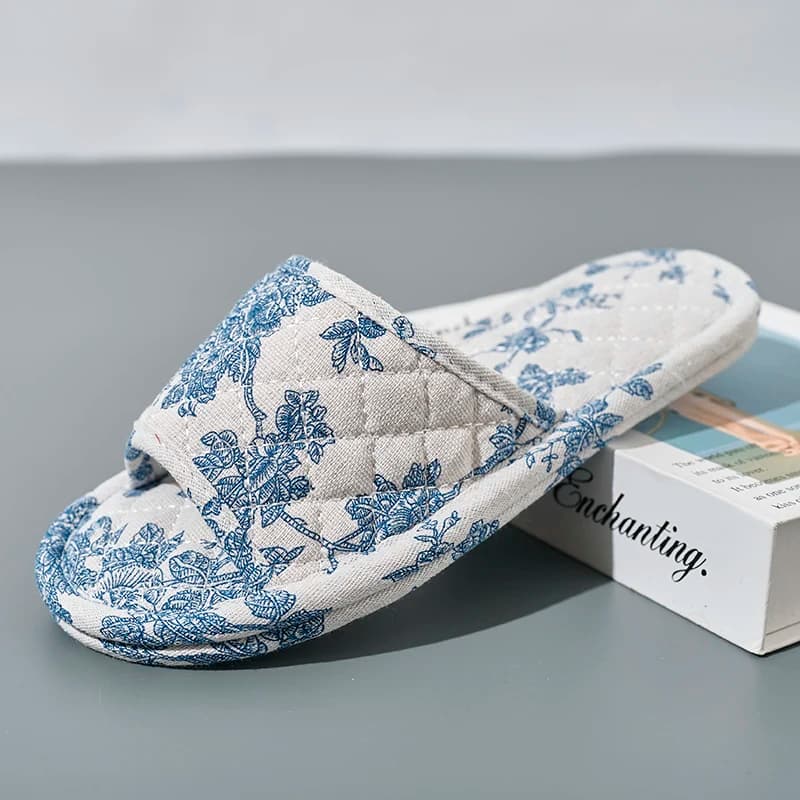 Home Slippers in soft cotton with floral pattern, stylish, lightweight, non-slip, for bedroom, for couple