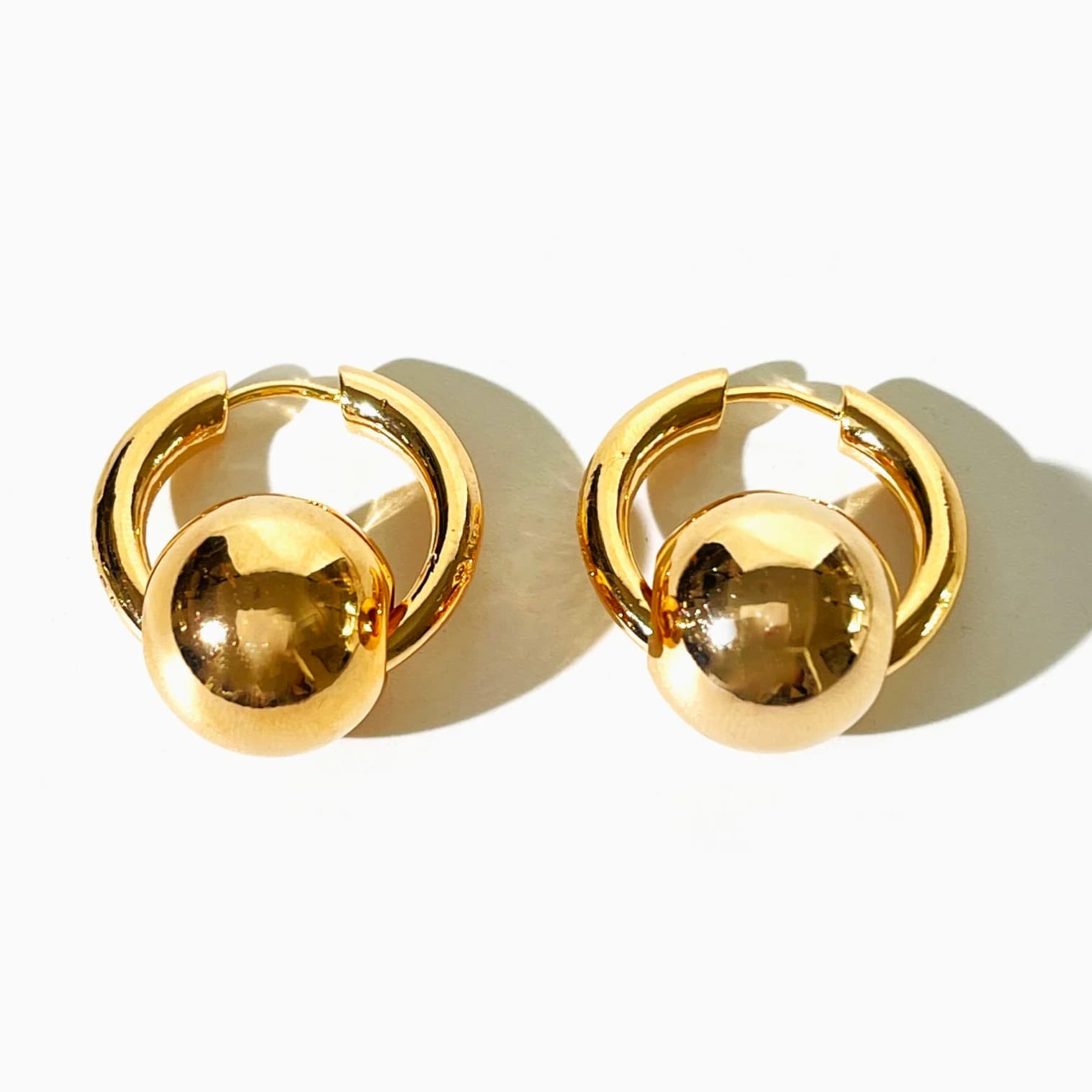 Peri'sbox Orecchini a cerchio grandi semplici in oro massiccio placcato argento per donna Orecchini Huggie con sfera rotonda leggera e paffuta alla moda