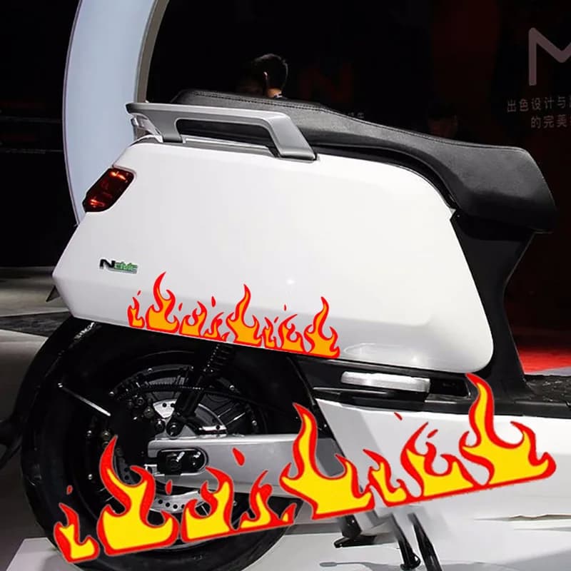 1pc Fiamma Adesivi moto Casco moto Corpo Serbatoio carburante Pannelli laterali Decorazione impermeabile Decalcomanie in vinile Accessori moto