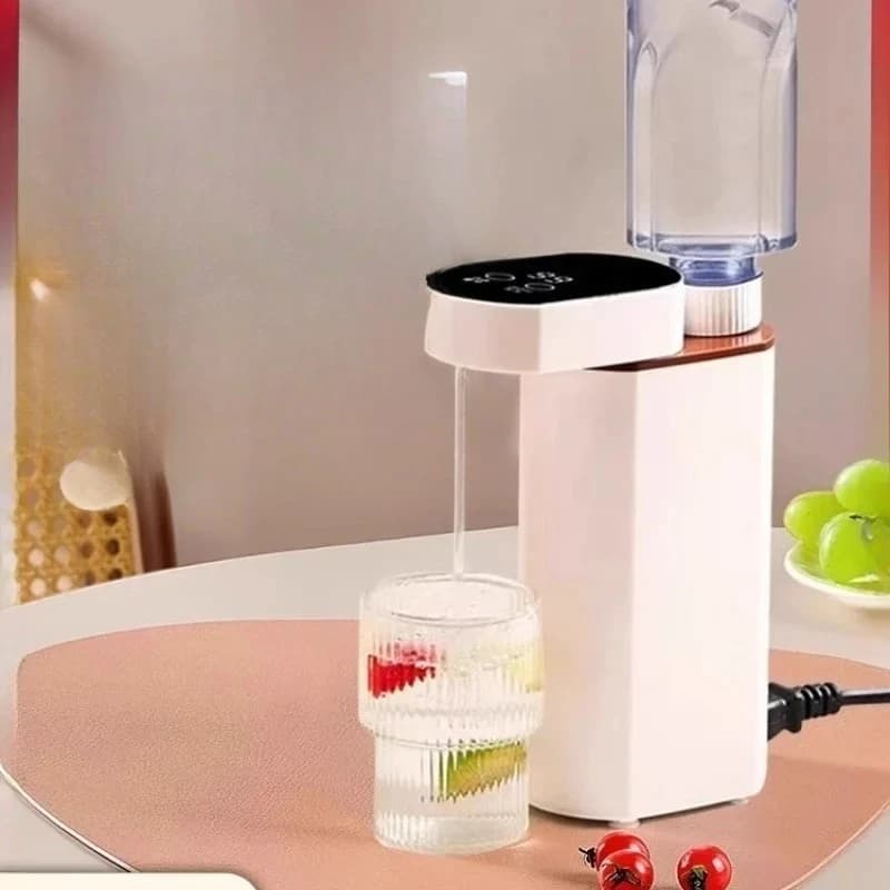 Bollitore elettrico portatile pieghevole da 220V a riscaldamento rapido, ideale per viaggi e utilizzabile in aereo.