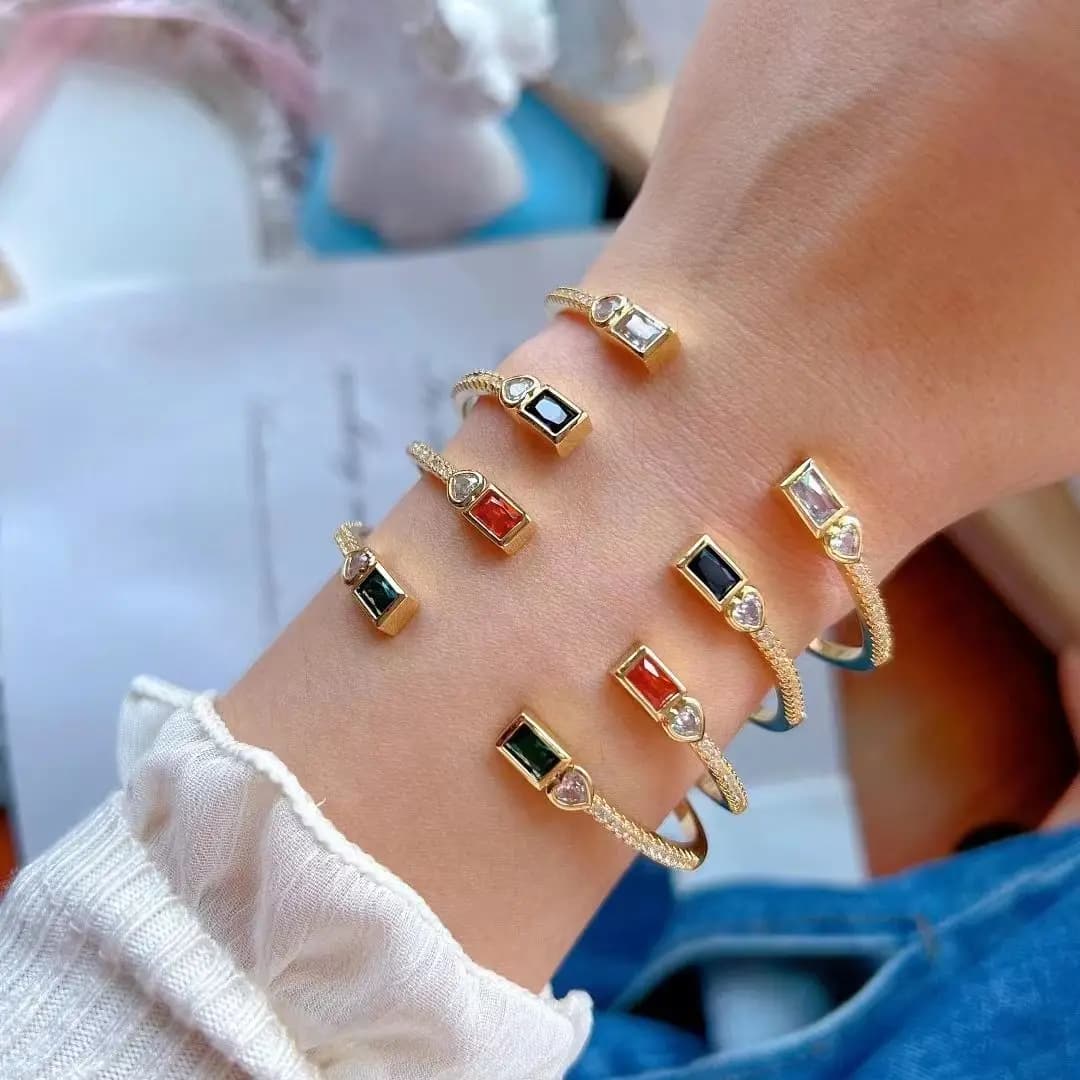 4 pezzi, nuove donne di moda braccialetti regolabili rame zircone fascino braccialetti placcati oro tendenza festa gioielli da sposa Femme