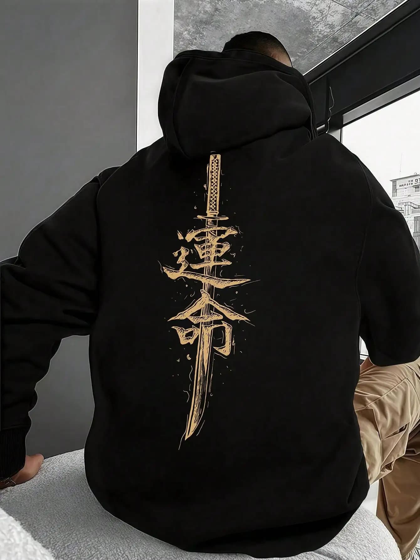 Felpa con Cappuccio Nera da Uomo con Grafica Spada Dorata, Abbigliamento Casual Streetwear, Manica Lunga Autunno Inverno