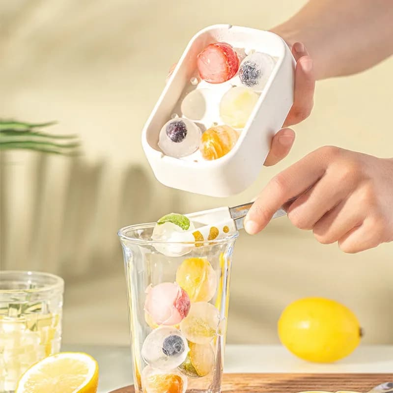 Nuovo stampo per cubetti di ghiaccio a sei sfere per stampo per la produzione di ghiaccio domestico Scatola di immagazzinaggio per cubetti di ghiaccio Stampo in silicone per congelatore in silicone morbido pressato