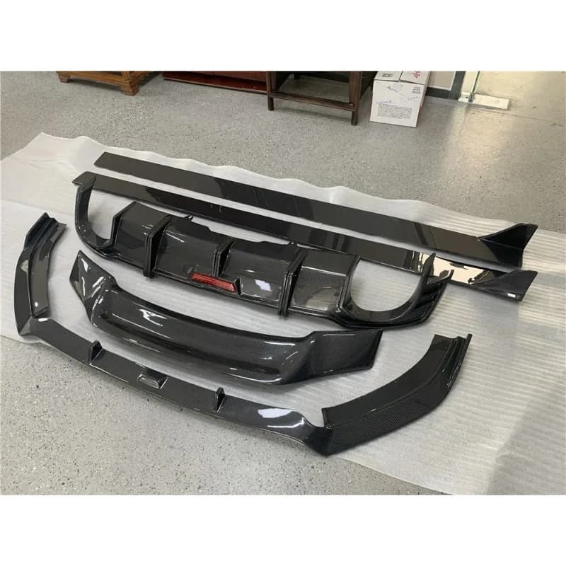 Labbro anteriore in fibra di carbonio per auto RS5 B9, gonna laterale, diffusore posteriore, spoiler 2017-2019