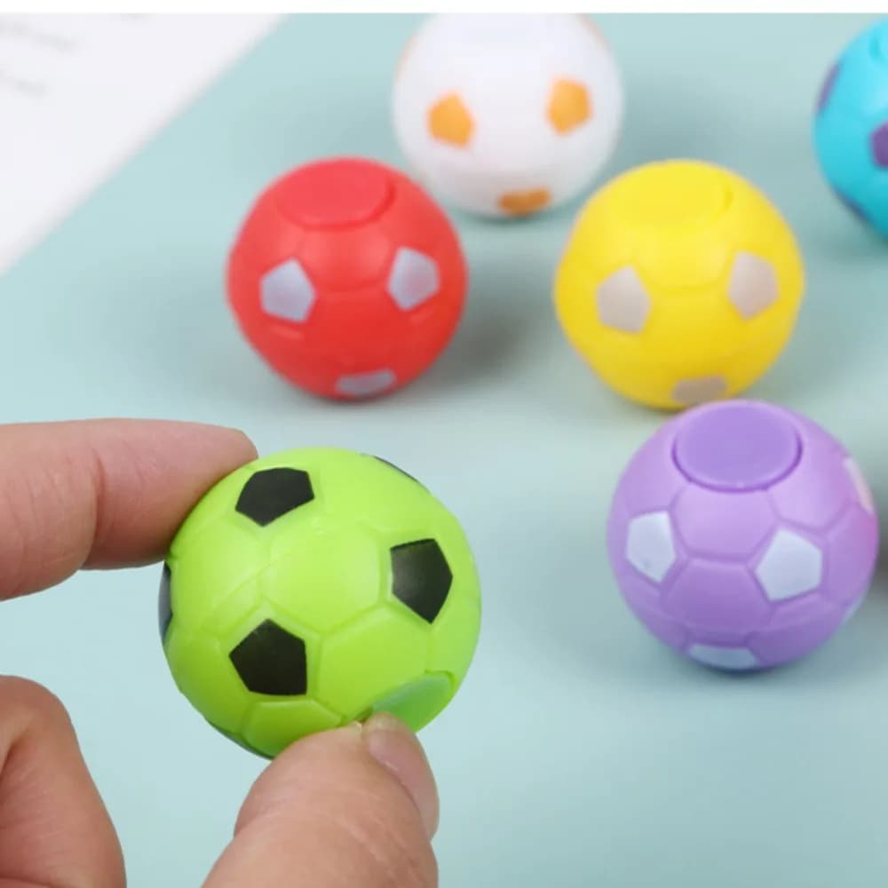 10 Pezzi Mini Fidget Spinner a Forma di Pallone da Calcio, Girevoli e Divertenti, Colorati, Ideali come Gadget per Sacchetti Regalo e Feste a Tema Calcio