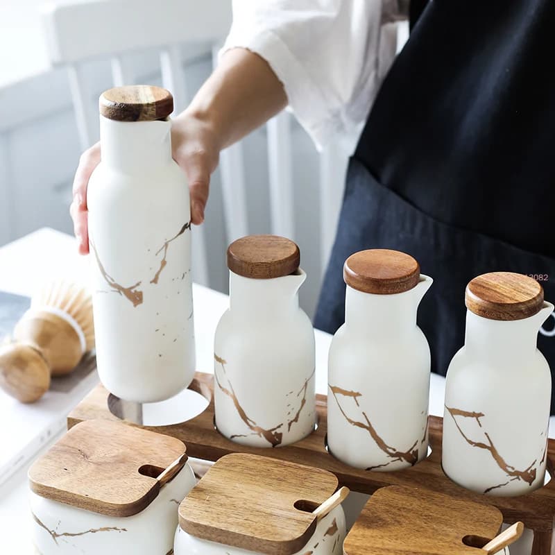 Ceramica Modello in marmo Oliatore Salsa di soia Bottiglia di aceto Ristorante Condimento Pentola Utensili da cucina per la casa Combinazione di barattoli
