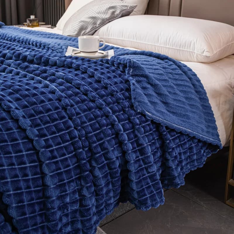 Coperta in velluto di latte blu per tutte le stagioni coperte per aria condizionata calda coperta in morbido pile confortevole per divano da ufficio da campeggio
