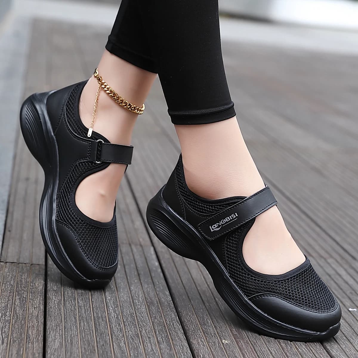 Pure Black Nurse Shoes for Women, Casual Shoes, Breathable Sneakers, Thick-Soled Slip-On Shoes, Shallow-Mouthed Single Shoes, Work Shoes