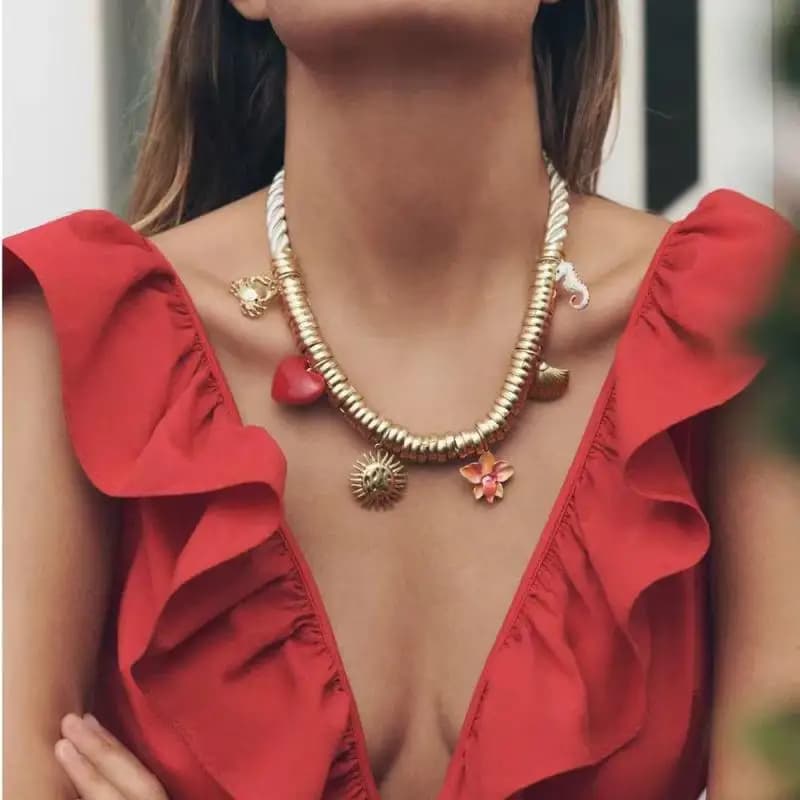 Collana in cordoncino creato artigianale senza tempo con ciondolo dorato con animali marini per donna; Regalo di gioielli con catena in corda estiva alla moda