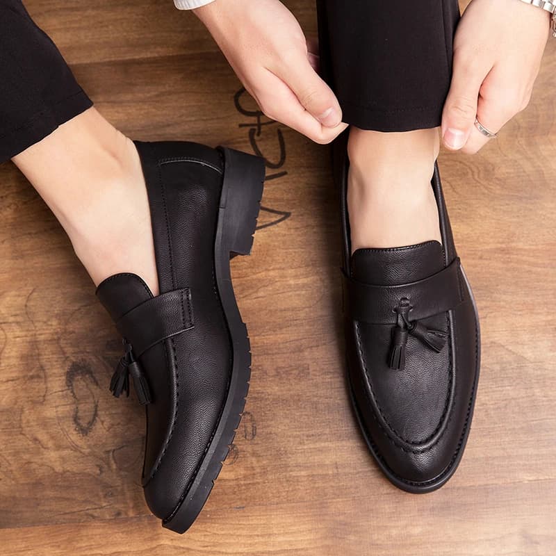 Mocassini Eleganti da Uomo con Tacco Basso, Stile Britannico, in Pelle, con Nappe, Punta Tonda, Scarpe Casual e Formali da Lavoro