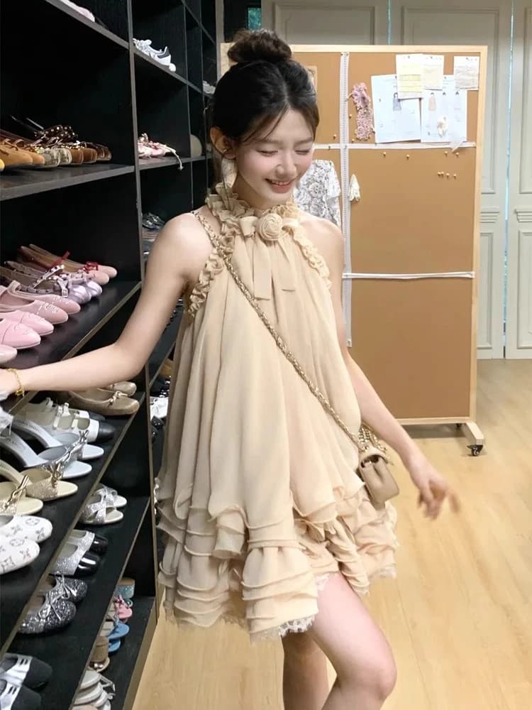 Nuovo Design Estivo: Abito da Donna con Spalle Scoperte, Riccamente Decorato, in Rete, con Gonna Corta a Strati, in Fibra di Poliestere, Stile Principessa
