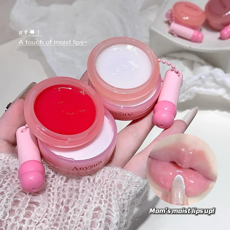 Moisturizing lip mask Soft Focus Water, moisturizing and preventing lip cracking, smoothing thin lines, covers imperfections
