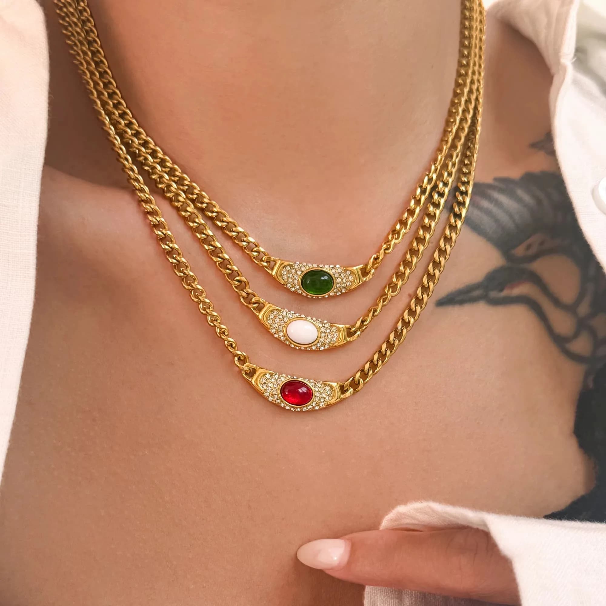 Stainless Steel Gold-plated Fashionable Inlaid cat Eye Stone Retro Style Geometric Collarbone Choker Chain