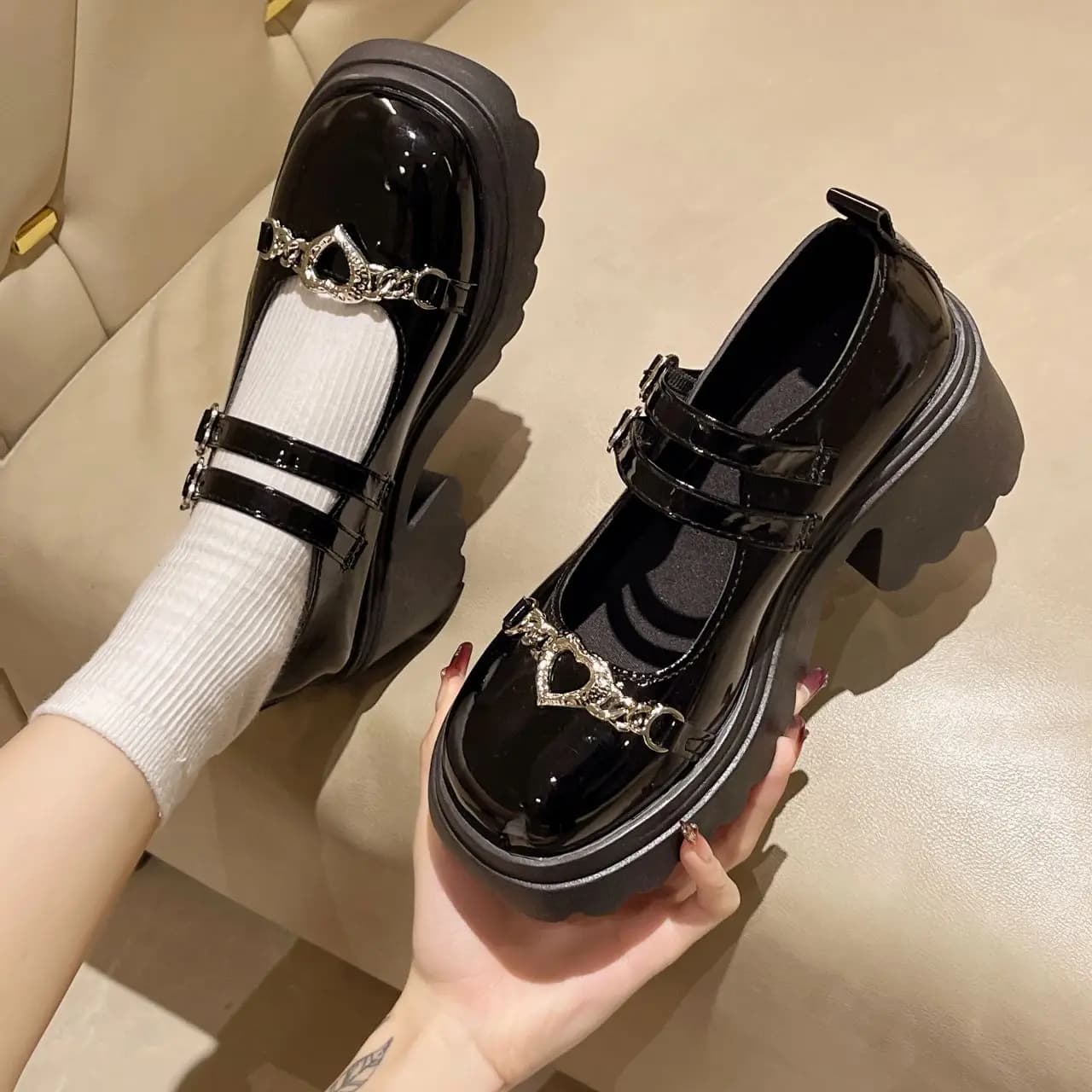 Nuove Scarpe Mary Jane da Donna 2026, Stile Gotico Dark Academia, Plateau con Tacco Grosso, Fibbia a Cuore, Mocassini in Pelle con Rialzo