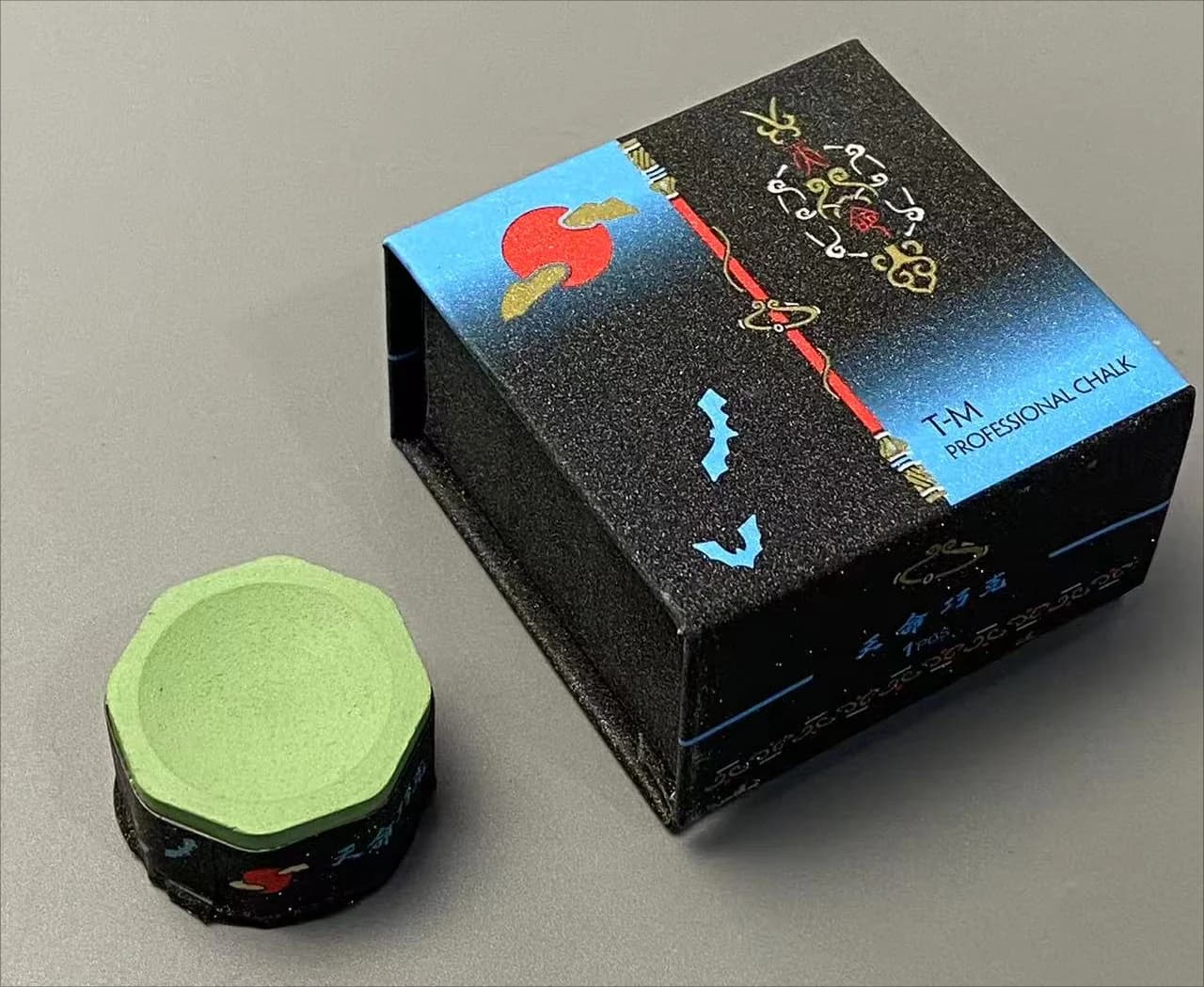 Nuovo arrivo TM Gesso professionale a forma ottagonale Gesso verde da biliardo e stecche da biliardo