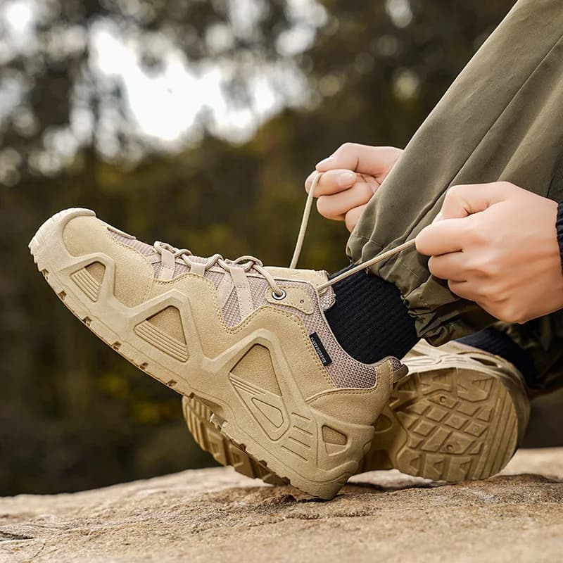 Spring And Autumn Men'S Combat Boots Outdoor Anti Slip And Wear Resistant Mountaineering Shoes Breathable Mesh Sports Shoes