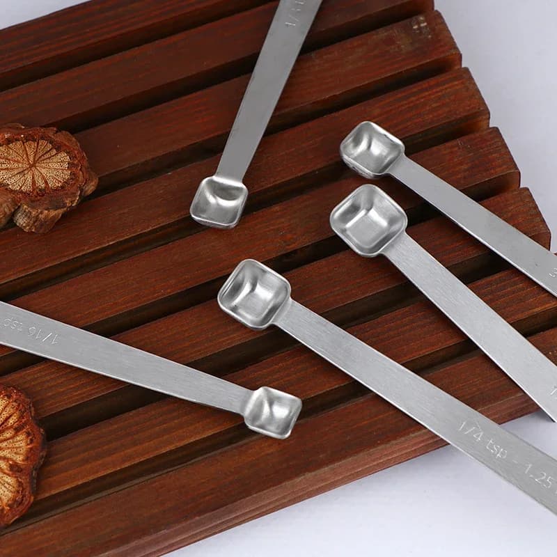 Cucchiaio dosatore da 5 pezzi Robusto mini cucchiaio dosatore in acciaio inossidabile Set di cucchiai dosatori multiuso per zucchero in polvere per uso alimentare
