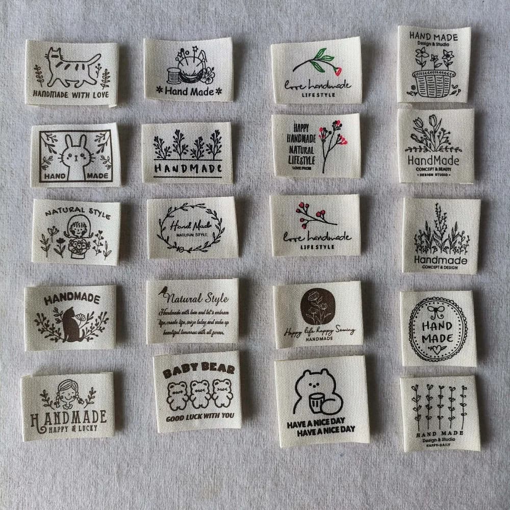 20 stili di etichette stampate in cotone, etichette in tessuto, etichette colorate da cucire per abbigliamento fai da te, etichette ricamate fatte a mano disponibili