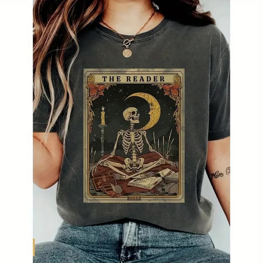 Women's T-shirt with Gothic Reader skeleton graphics - Dark Fantasy Literature T-shirt - Light top with round neckline for book lovers - Mach