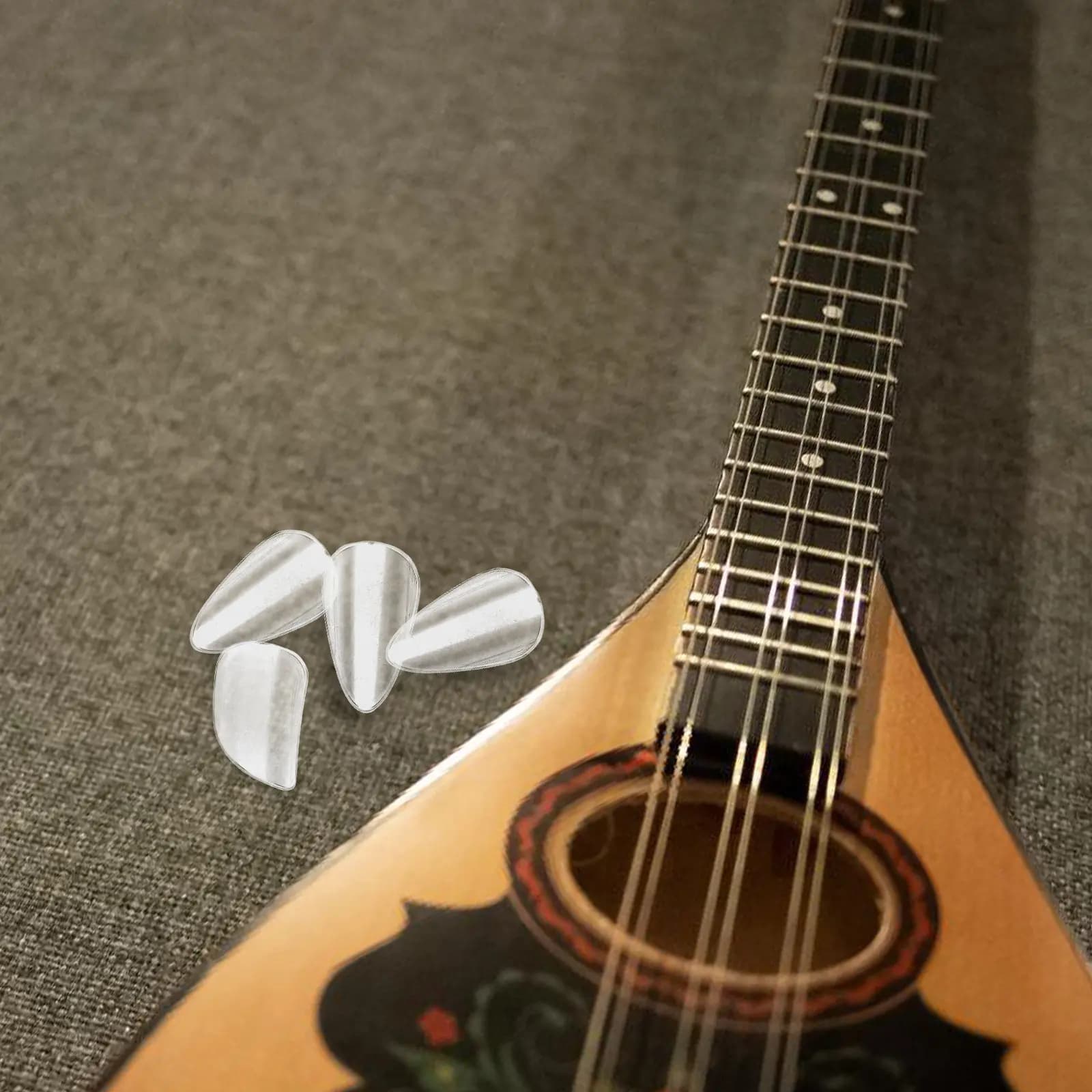 Set di 5 Protezioni per Dita in Celluloide Trasparente, Comode e Adatte per Pipa, Ukulele, Banjo e Strumenti a Corda