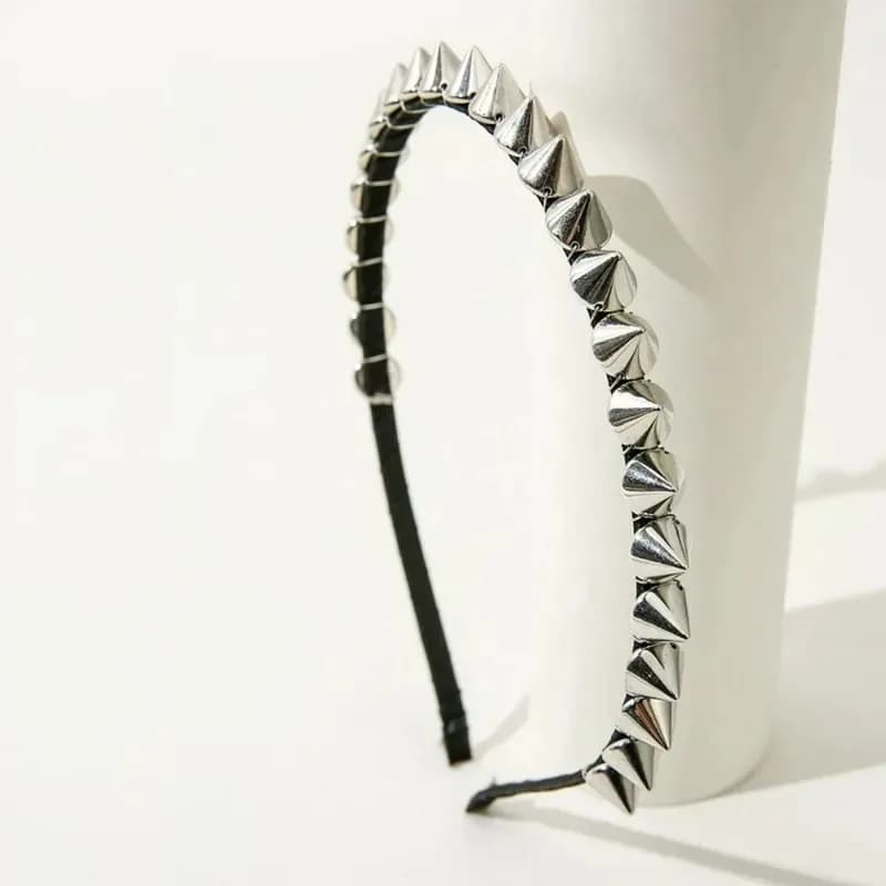 Y2K Gothic Rivet Punk Metal Spike Headband Studded Headband Fashion Headwear Simple Party Hair Band Hair Clips for Women Decor