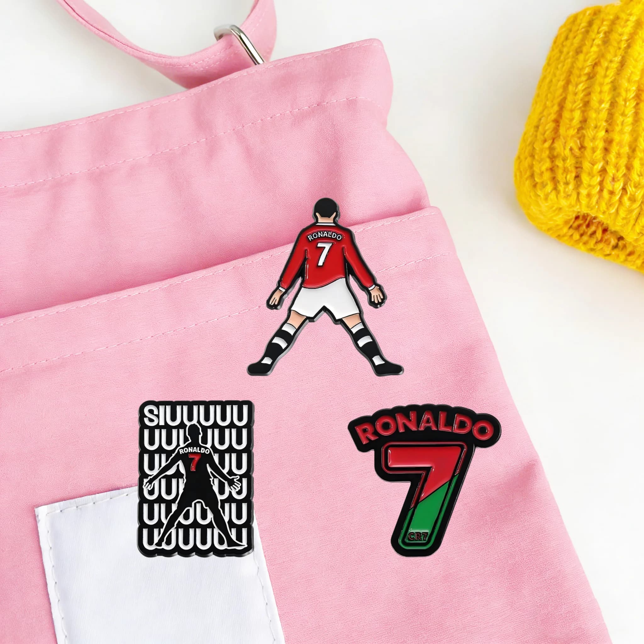 Set di spille smaltate Cristiano Ronaldo CR7, design celebrativo della maglia rossa, spilla distintiva per zaino, abbigliamento, accessorio regalo per tifosi di calcio