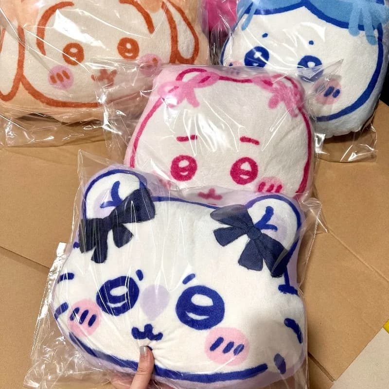 Cuscino Anime Chiikawa Hachware Usagi Momonga, Morbido e Confortevole con Fiocco, Regalo Kawaii per Amici