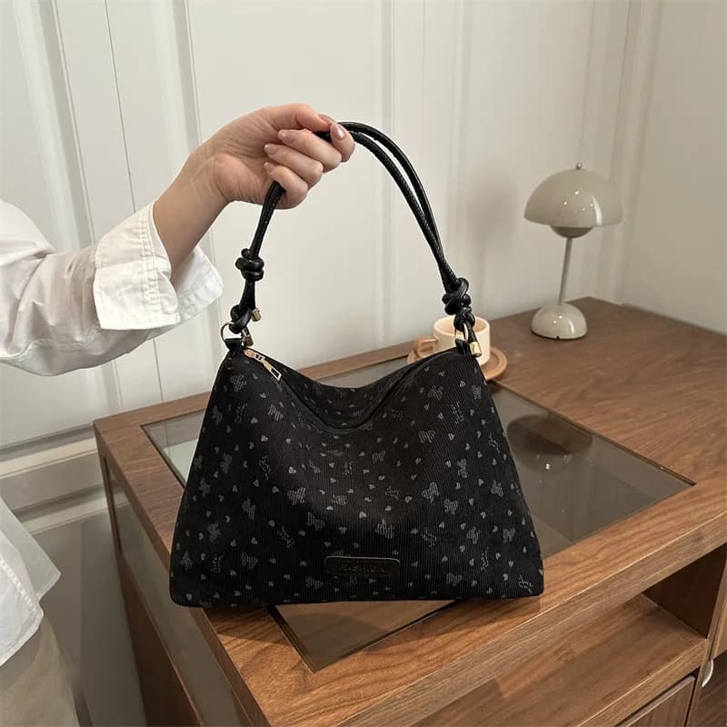 Large Capacity Simple Shoulder Bag for Women Trendy Crossbody Bag Fashionable and Versatile Commuting Tote Bag Simple Design