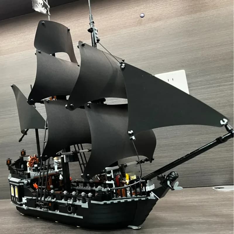 MOC Pirates Of The Caribbean Ship Revenge Warship Black Pearl boat Building Block mattoni MOC 4195 assemblaggio giocattoli regalo per bambini