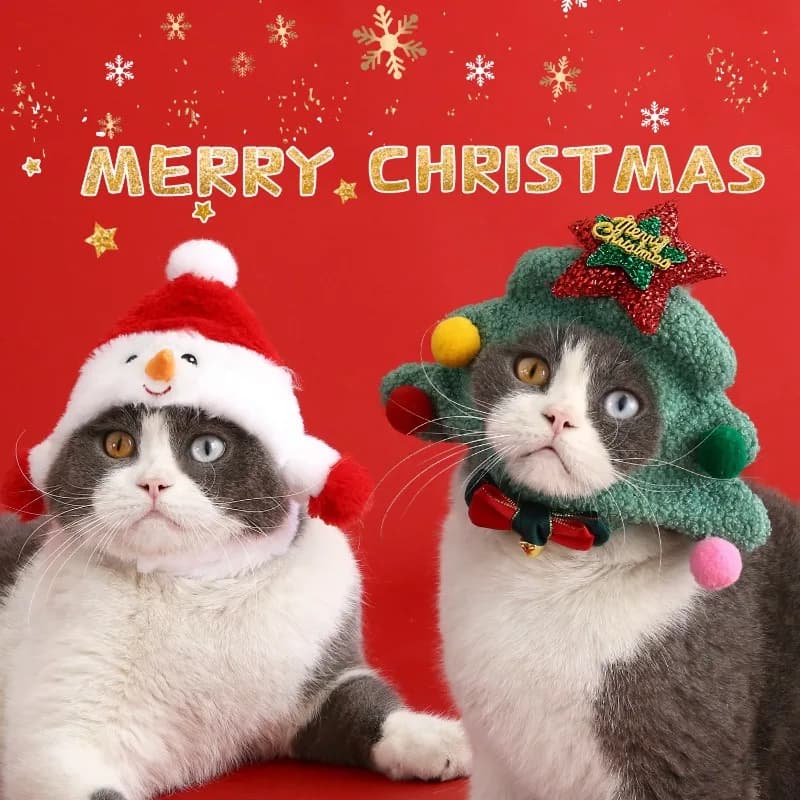Cappello natalizio per animali domestici di nuovo stile 2025, cane di piccola taglia, gatto, pupazzo di neve di peluche, albero di Natale, campana, berretto per la testa carino