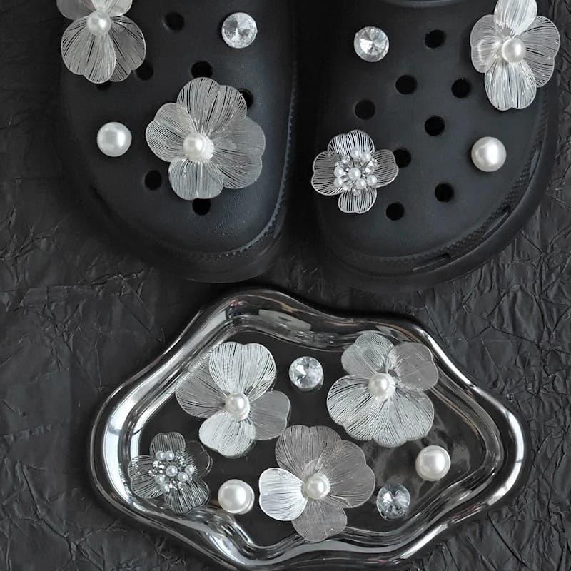 8Pcs Diamond-Encrusted Electroplated Metal Flower Shoe Accessories Detachable for Clogs Beach Shoes Sandals - Fashion Footwear D