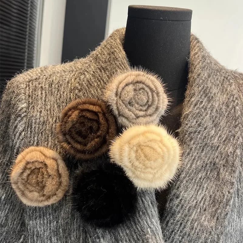 Real mink hair flower Brooch for women Simple fashion Upscale sweater pin style accessories Clothing scarf decorative