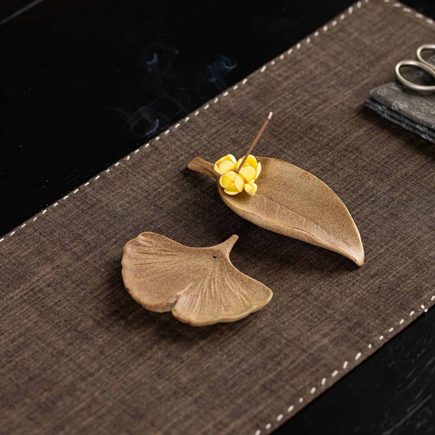 Wabi Sabi Ceramic Ginkgo Leaf Incense Holder,Handmade Osmanthus Stick Incense Tray,Oriental Aroma Burner For Tea Room Home Decor