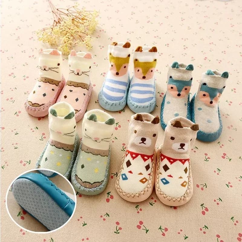 Calzini da pavimento per animali da cartone animato carino per bambini Scarpe calde in cotone primavera autunno con suola antiscivolo in gomma per pantofole per ragazzi e ragazze