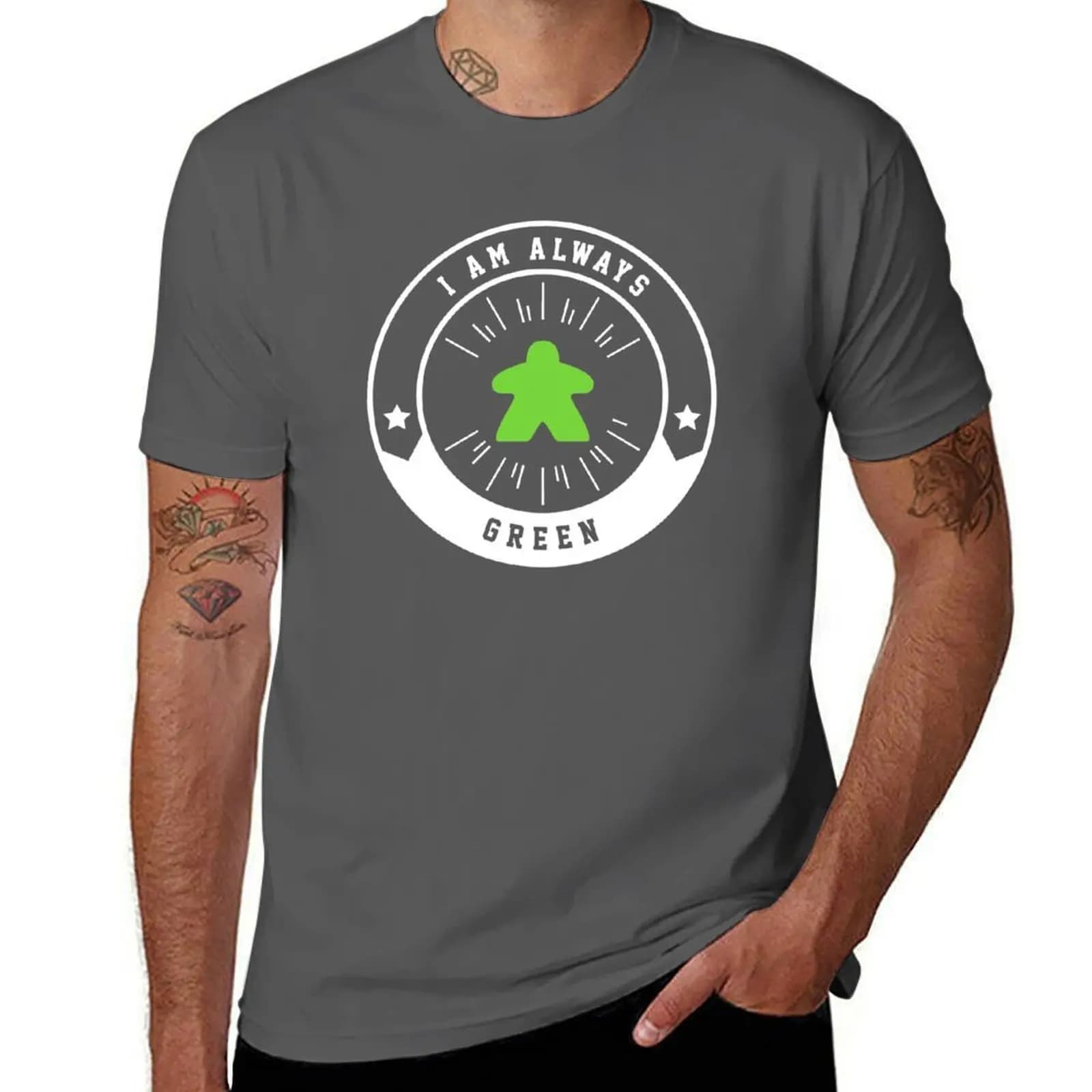 Meeples Board and Green Always Games Addict Am I - T-shirt Meeple semplice e casual a maniche corte