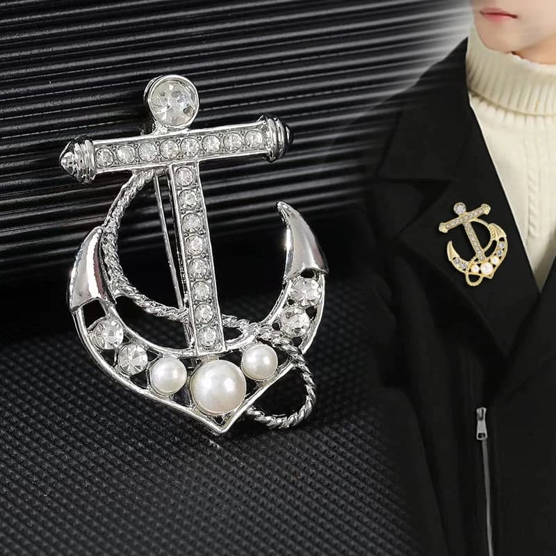 Spille creative a forma di ancora per barche Spille da bavero in metallo con strass di perle finte per regali di accessori per soprabiti unisex
