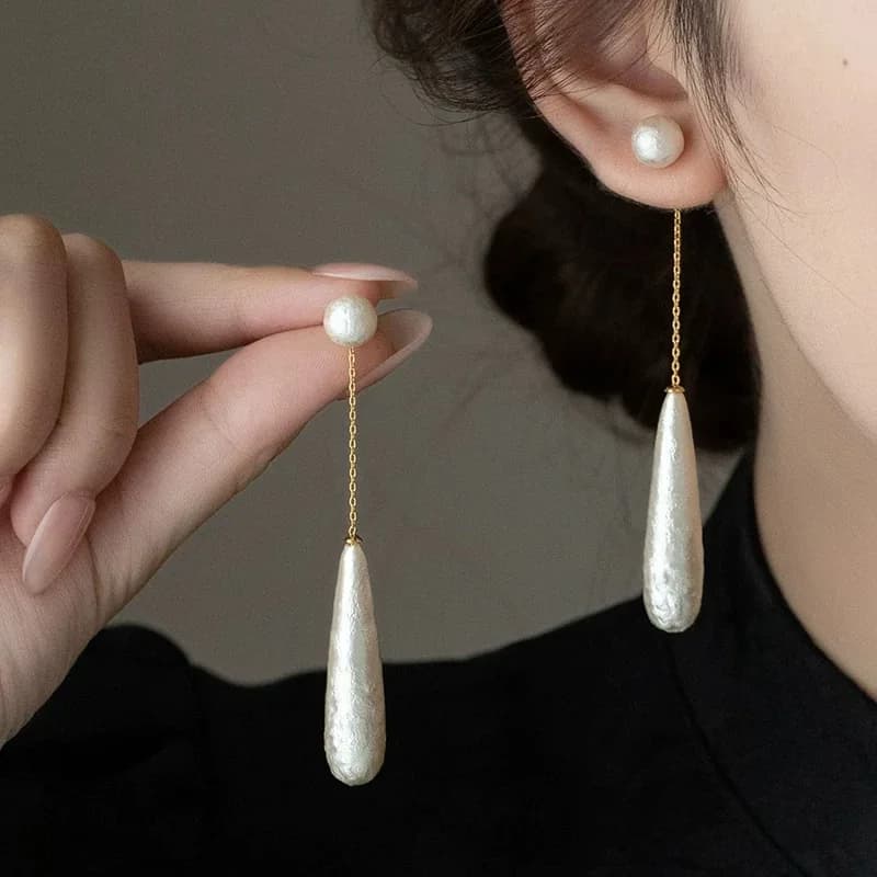 Orecchini di perle con gocce testurizzate eleganti francesi per le donne Orecchini con nappe di perle geometriche di lusso leggere da donna Gioielli per banchetti