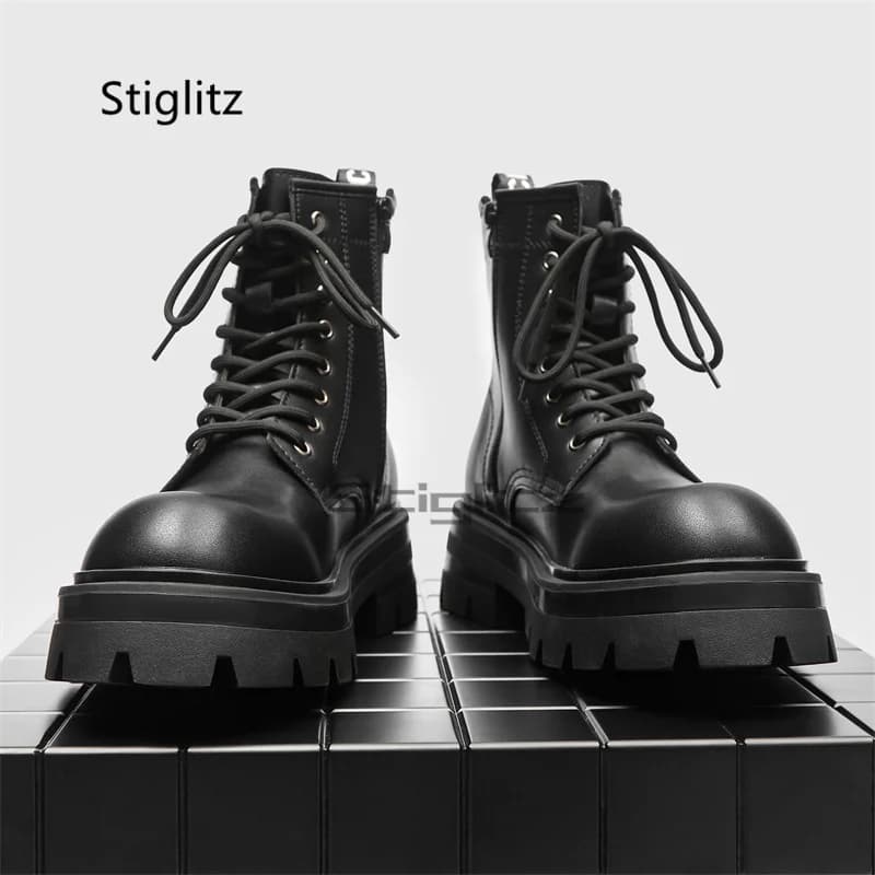 Stivali da moto a testa grande stile britannico da uomo con plateau Stivali da trekking in pelle derby con suola spessa Scarpe alte da uomo Stivaletti