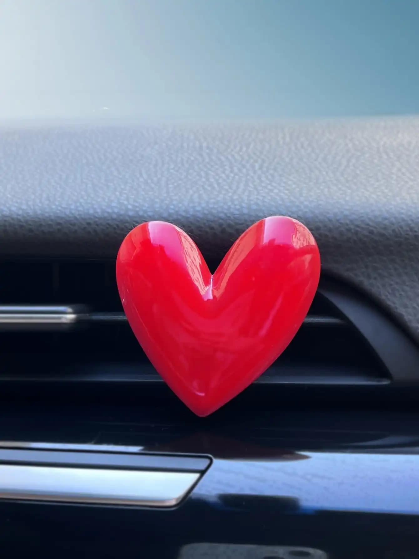 Decorative Clip for Car Air Intake Red Heart Car Perfume Adorable Heart Car Deodorant Clip for Decorative Perfume Interior Car