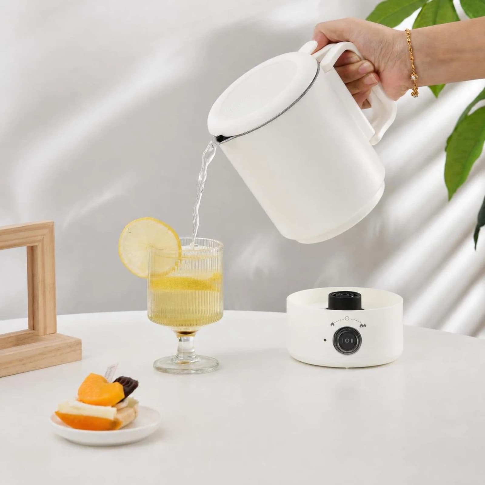 Foldable Electric Kettle Travel-Friendly Electric Kettle with Detachable Base Portable Water Boiler Compact for Travelers