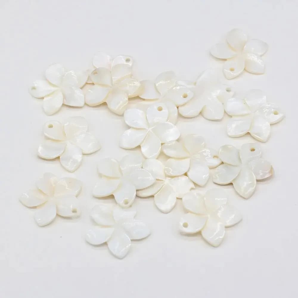 5Pcs/Pack 25mm White Petal Natural Freshwater Shell Pendants Charms DIY Jewelry Making Accessories For Necklace Earrings Bracelet Craft Supplies