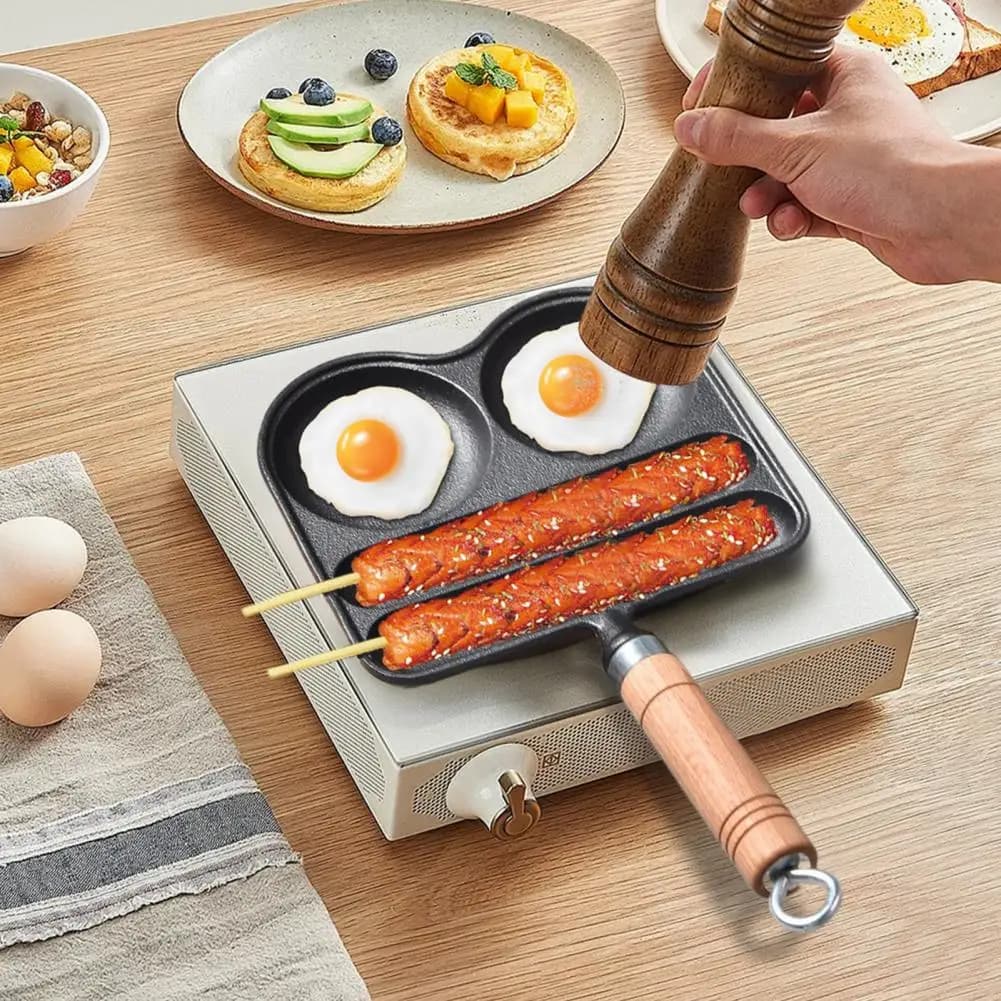 Padella da 4 tazze Padella per frittata in ghisa Rivestimento antiaderente Manico in legno resistente al calore per riscaldamento uniforme Padella per salsicce per stufa a gas