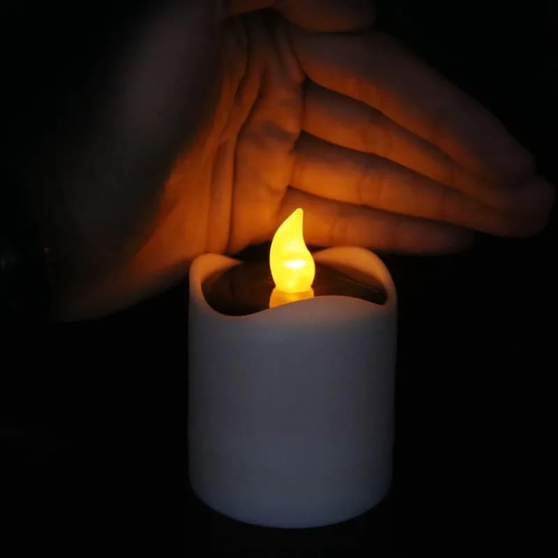 Lampada a candela a luce solare a LED Luce notturna impermeabile per la decorazione domestica Candela elettronica finta senza fiamma gialla