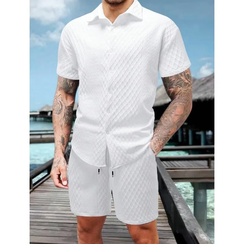 Completo da uomo a due pezzi con texture, composto da camicia a maniche corte e pantaloncini con coulisse