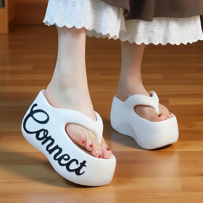 Nuovi sandali con zeppa alta 9 cm con lettere, mules con tacco grosso da donna, ciabatte platform da esterno, infradito in EVA da casa