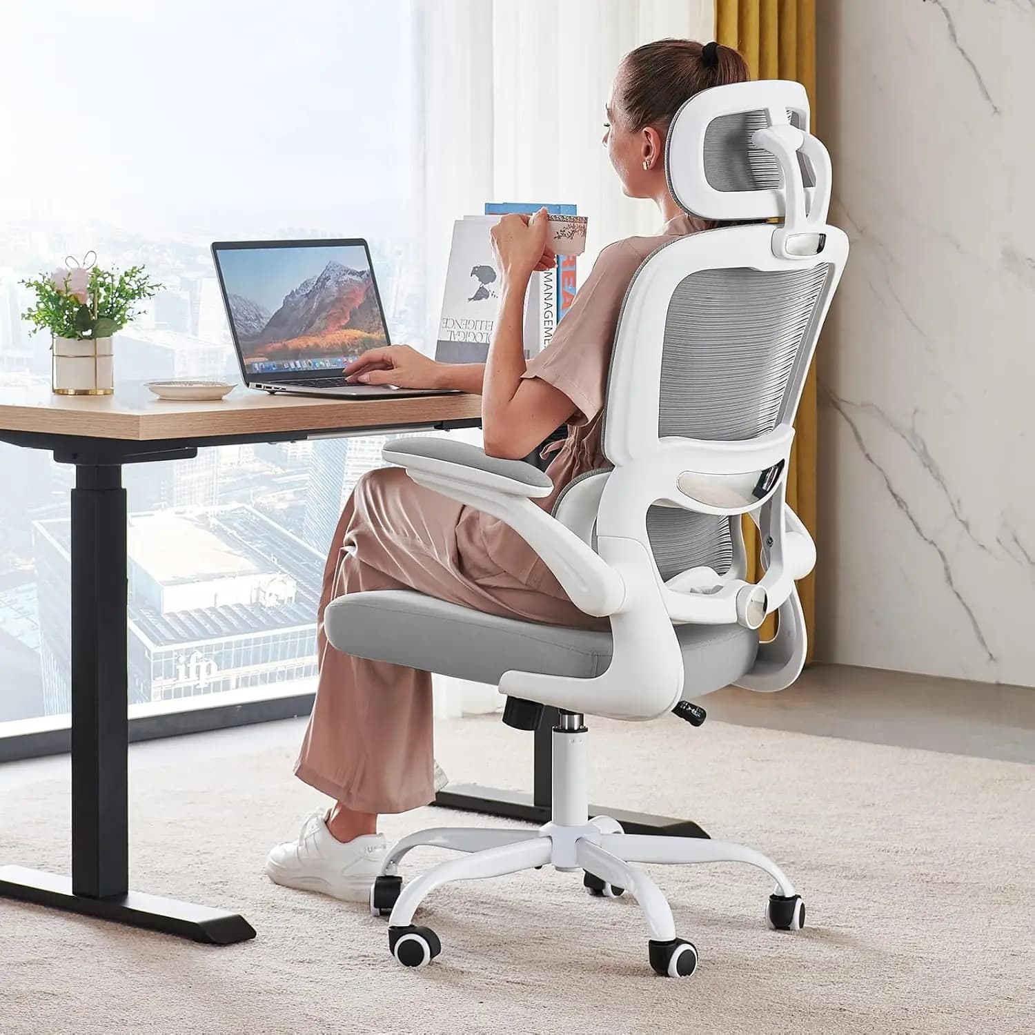 Sedia da Ufficio Ergonomica, Sedia da Scrivania in Rete per Casa con Ruote, Portata 150 kg, Comoda Sedia da Gaming, Schienale Alto