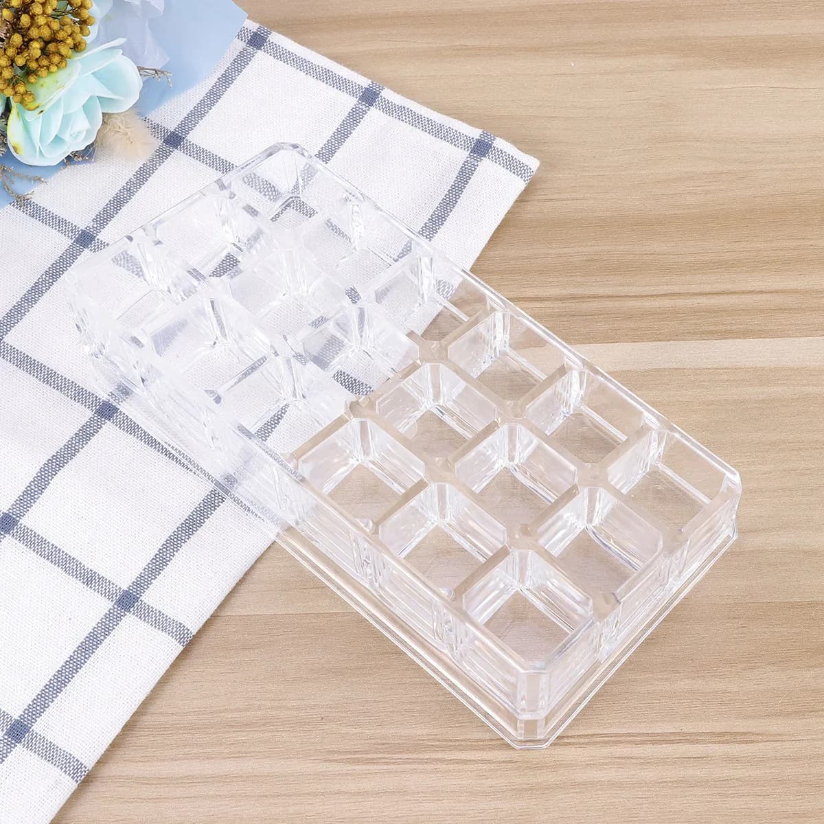 Transparent acrylic display Rigid for lipsticks, Trapezoidal style, 18 compartments, 175x93x5cm, for Makeup Brushes, Mascara and Creams