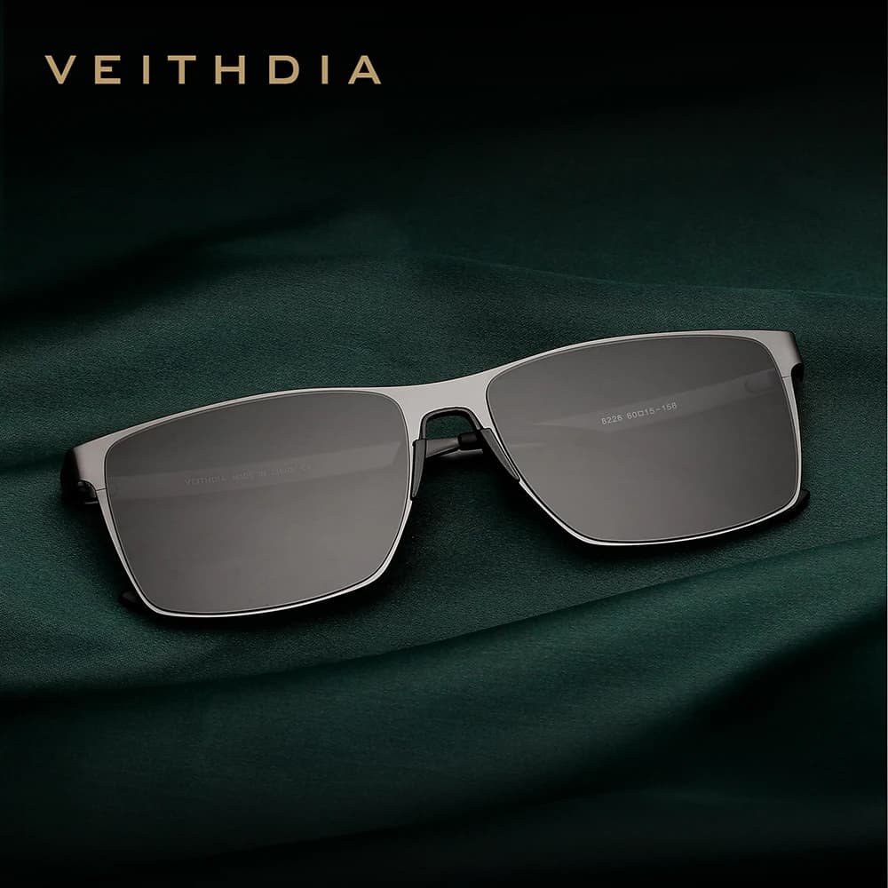 VEITHDIA Occhiali da sole da uomo per la pesca, polarizzati, UV400, con lenti in nylon, per guida all'aperto, occhiali da sole in acciaio inossidabile per uomo V8226