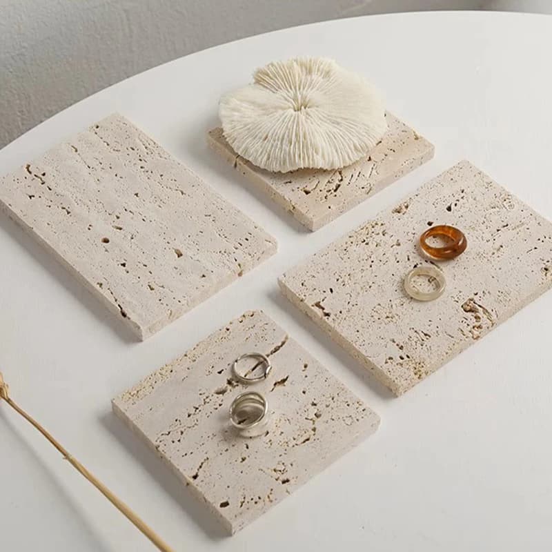 Portagioie in Marmo Travertino, Vassoio in Pietra per Trucco e Fotografia, Espositore per Orecchini, Decorazione Artigianale Stile Wabi Sabi